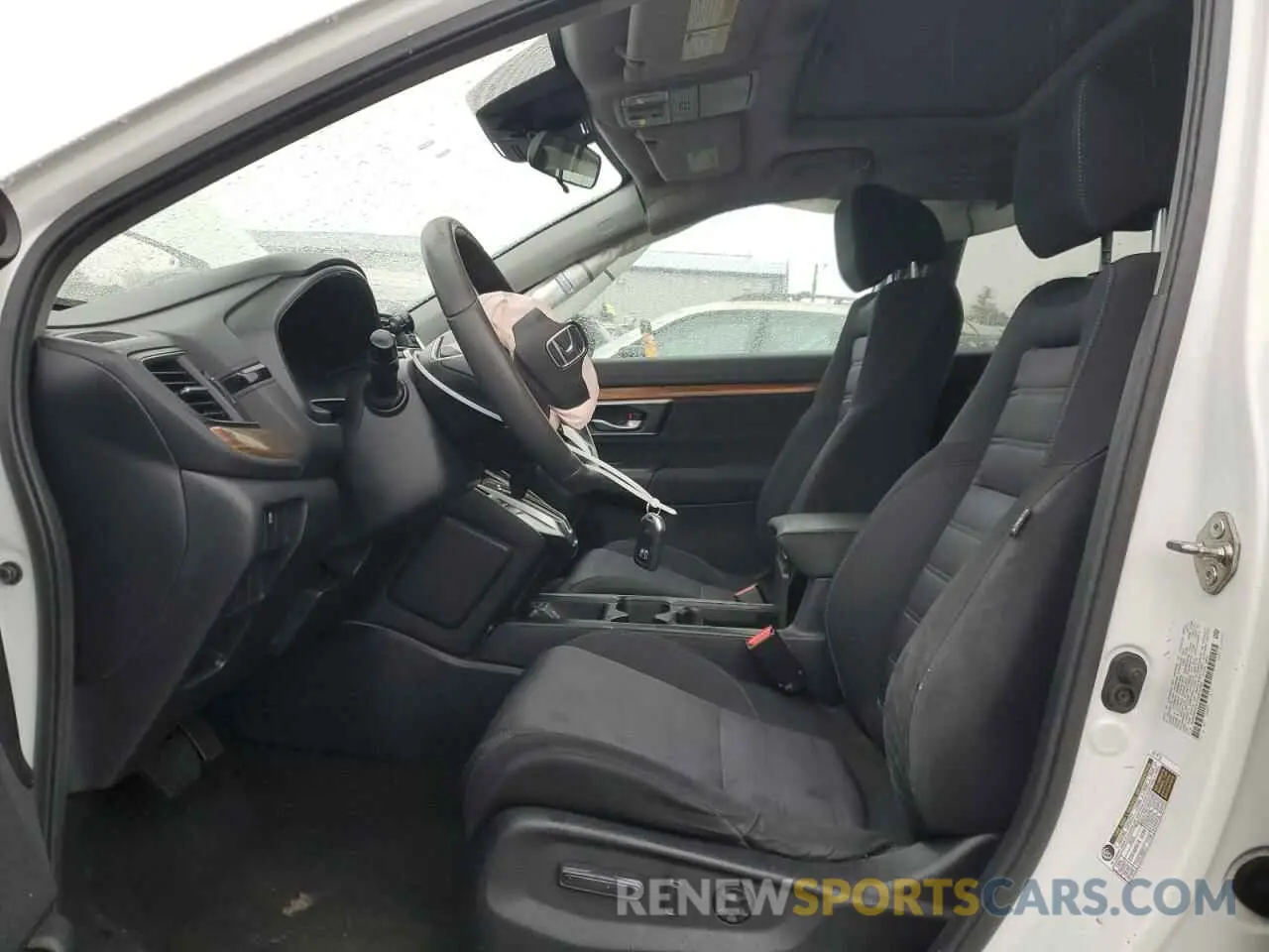 7 Photograph of a damaged car 2HKRW2H51KH670065 HONDA CRV 2019
