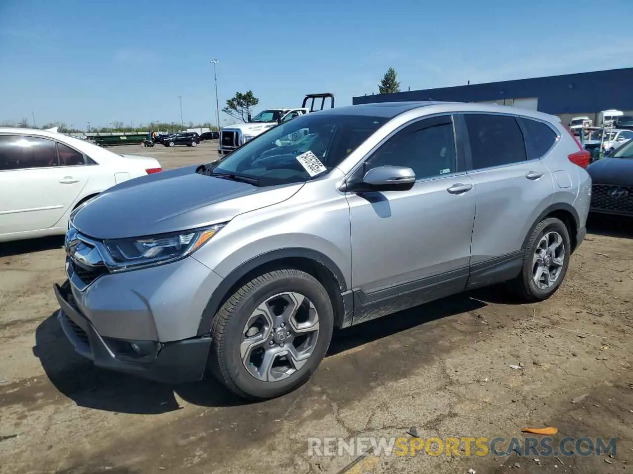 1 Photograph of a damaged car 2HKRW2H52KH645739 HONDA CRV 2019