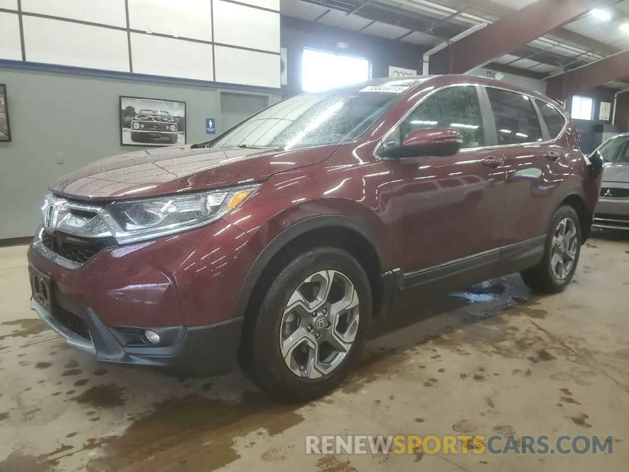 1 Photograph of a damaged car 2HKRW2H52KH662962 HONDA CRV 2019