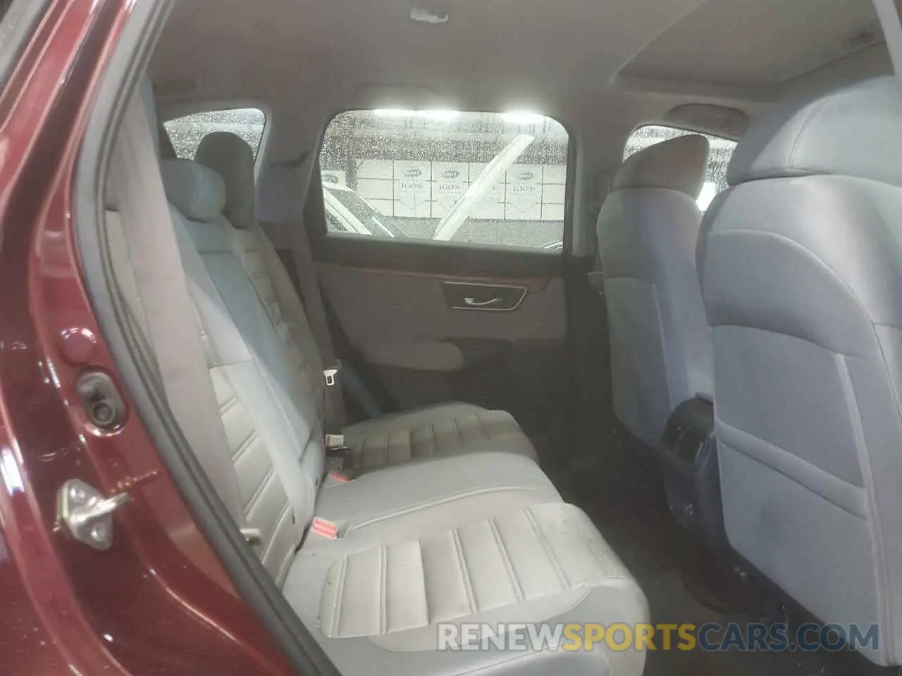 11 Photograph of a damaged car 2HKRW2H52KH662962 HONDA CRV 2019