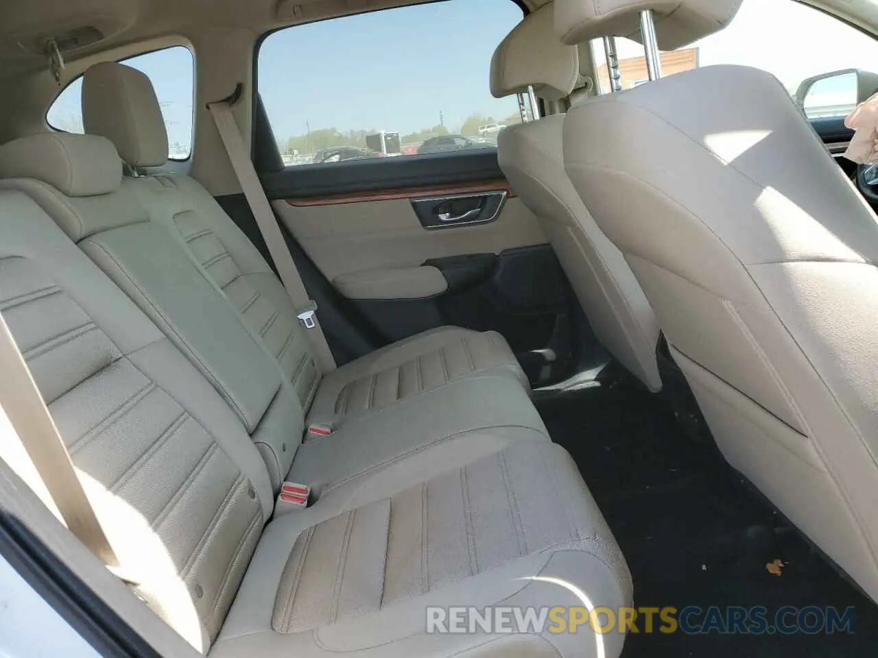 10 Photograph of a damaged car 2HKRW2H53KH665028 HONDA CRV 2019