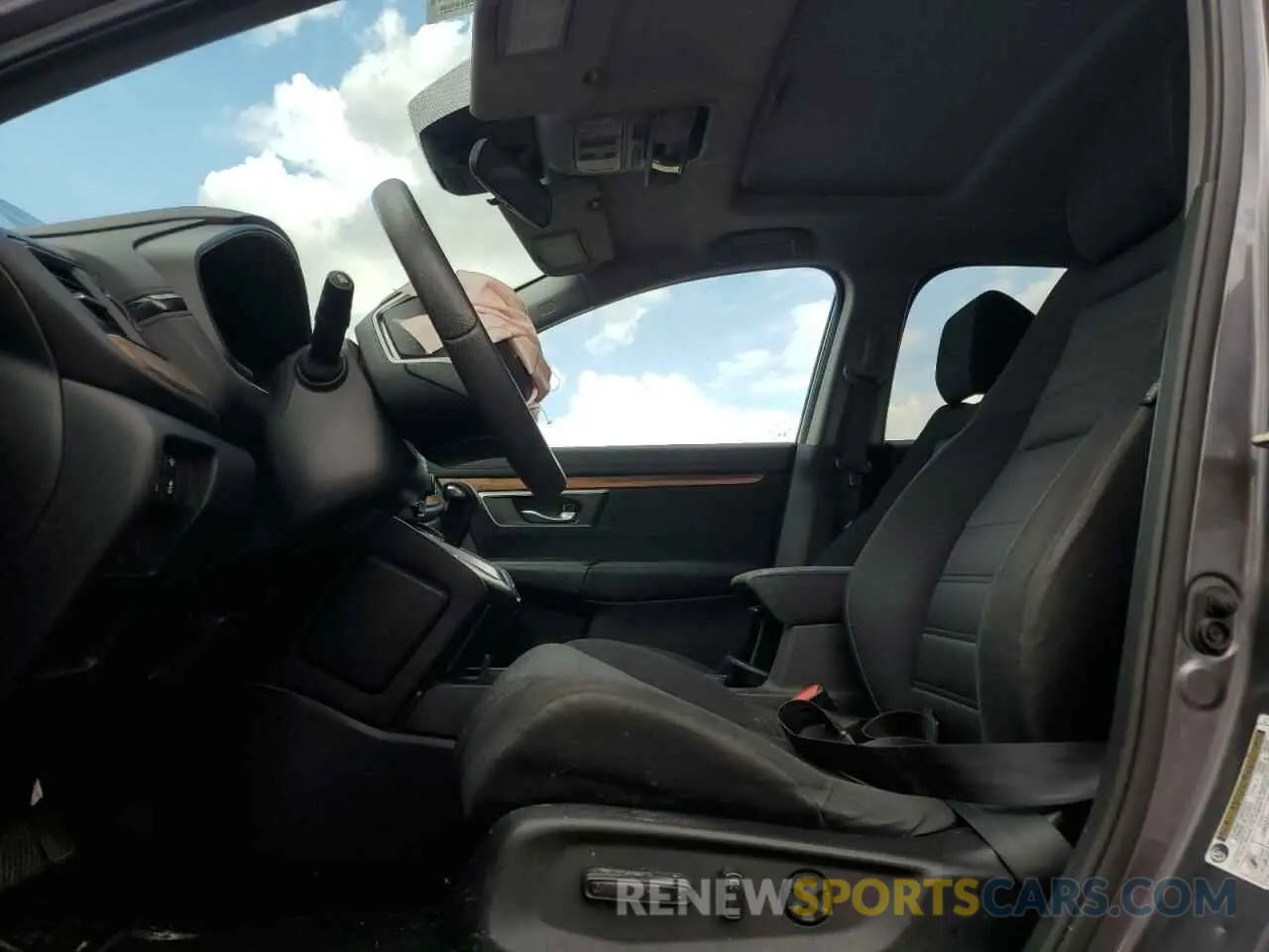 7 Photograph of a damaged car 2HKRW2H54KH122271 HONDA CRV 2019