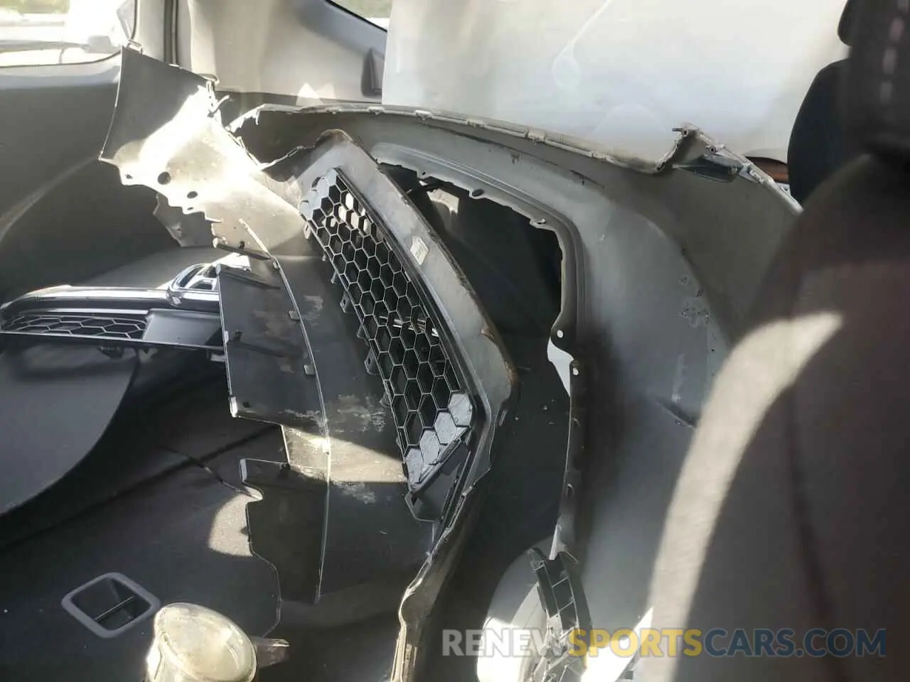 13 Photograph of a damaged car 2HKRW2H54KH652191 HONDA CRV 2019