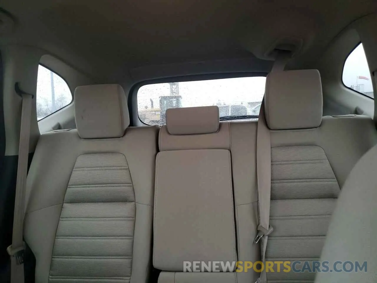 10 Photograph of a damaged car 2HKRW2H56KH651298 HONDA CRV 2019