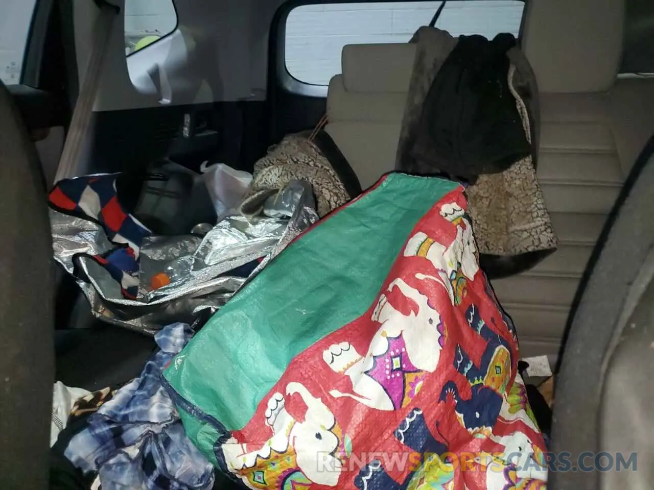 10 Photograph of a damaged car 2HKRW2H56KH662849 HONDA CRV 2019