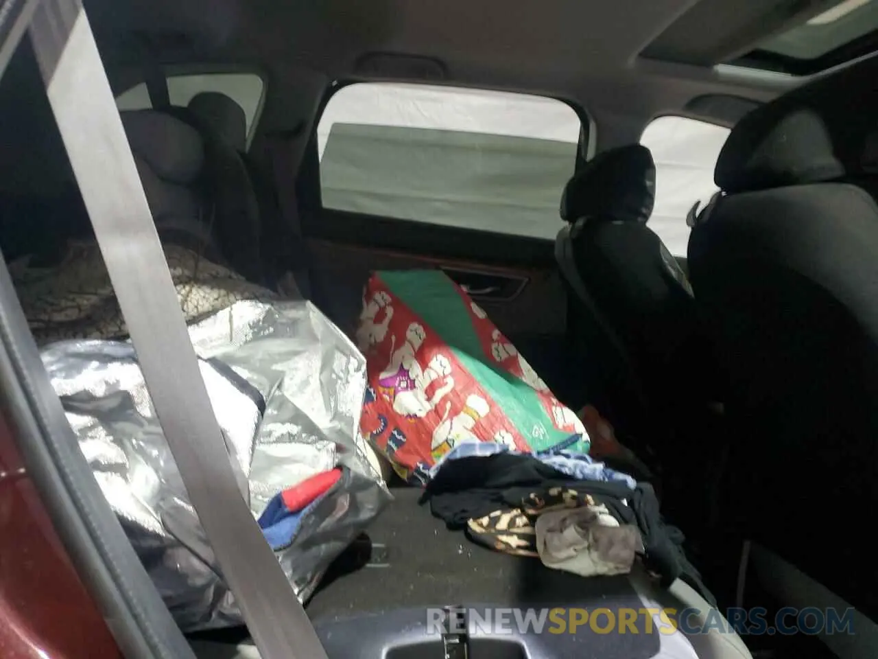 11 Photograph of a damaged car 2HKRW2H56KH662849 HONDA CRV 2019