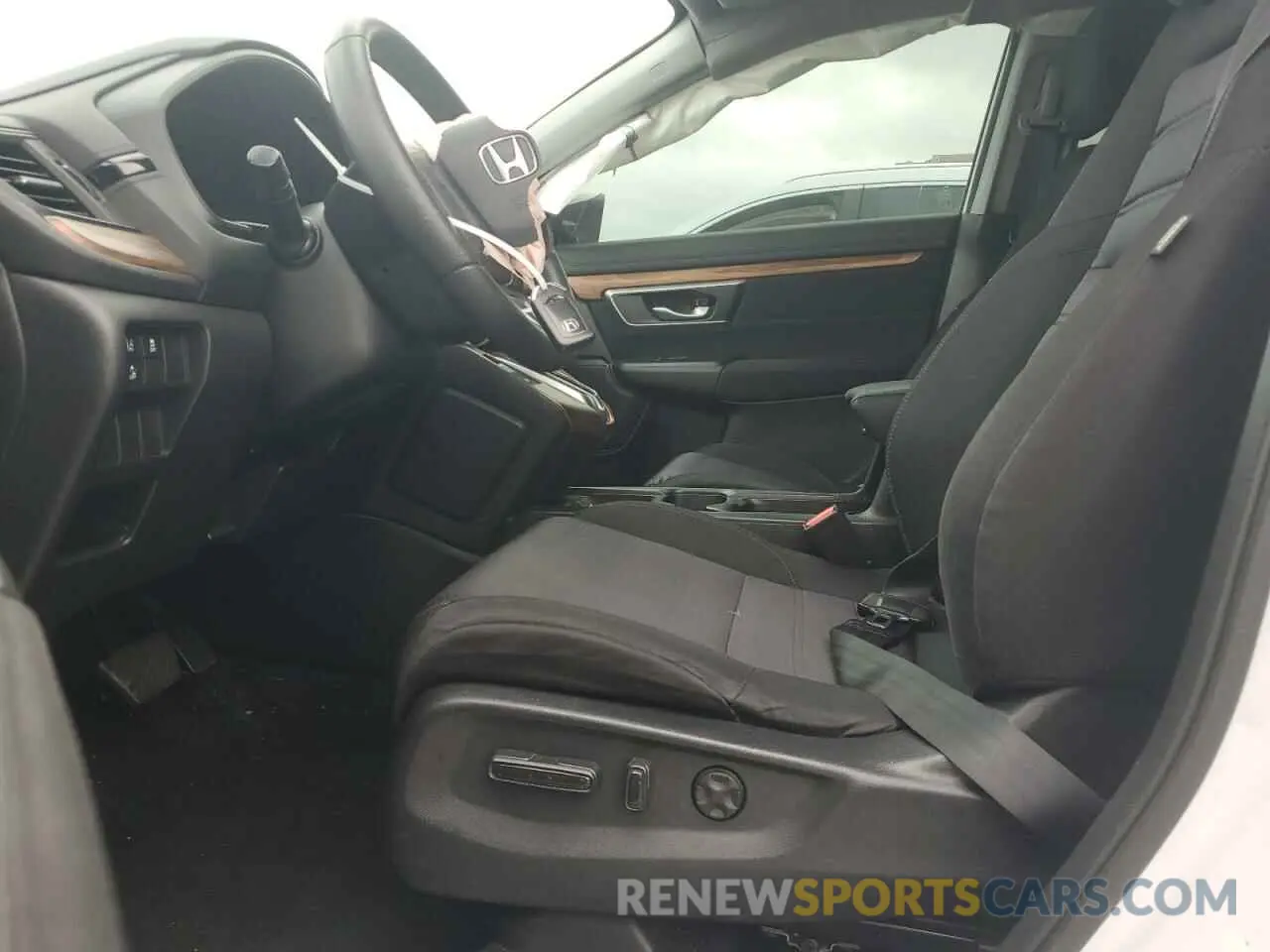 7 Photograph of a damaged car 2HKRW2H56KH663273 HONDA CRV 2019