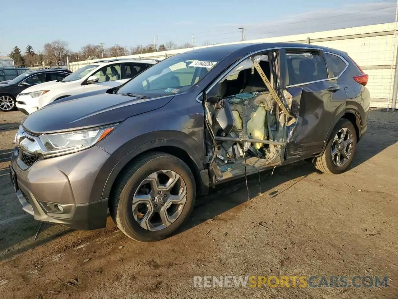 1 Photograph of a damaged car 2HKRW2H58KH675800 HONDA CRV 2019