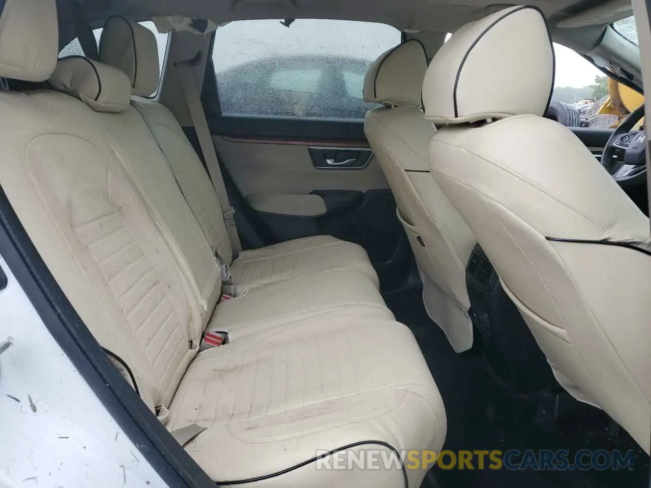 11 Photograph of a damaged car 2HKRW2H59KH613032 HONDA CRV 2019