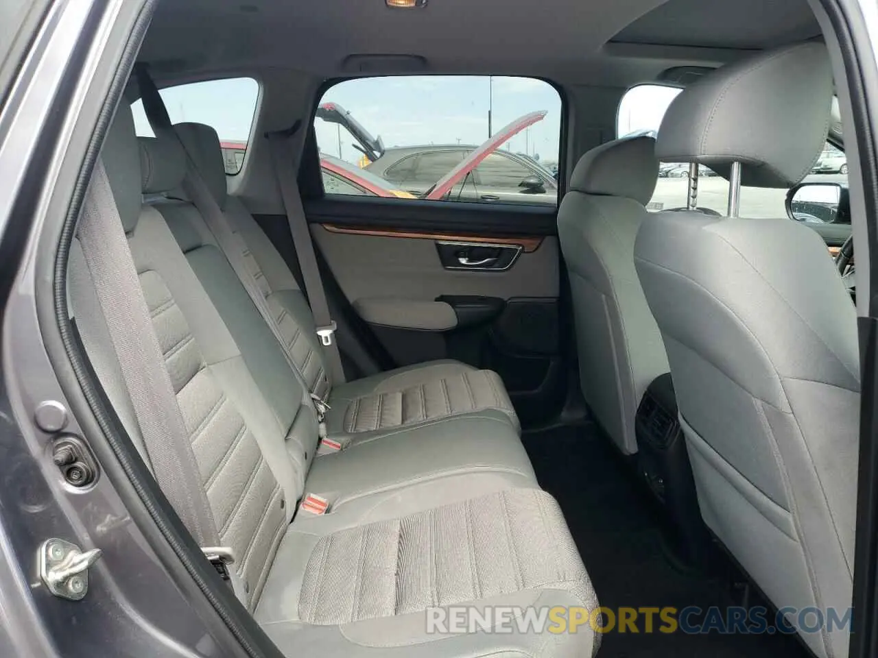 11 Photograph of a damaged car 2HKRW2H59KH650565 HONDA CRV 2019