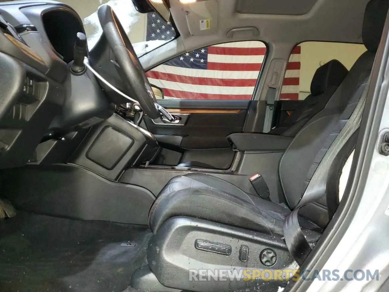 7 Photograph of a damaged car 2HKRW2H59KH670850 HONDA CRV 2019