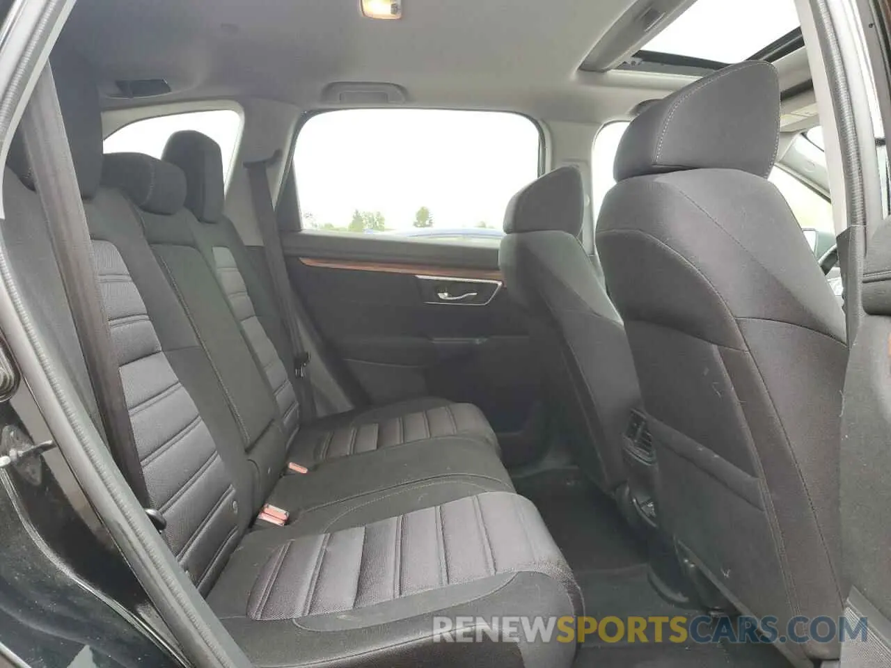 11 Photograph of a damaged car 2HKRW2H5XKH621883 HONDA CRV 2019