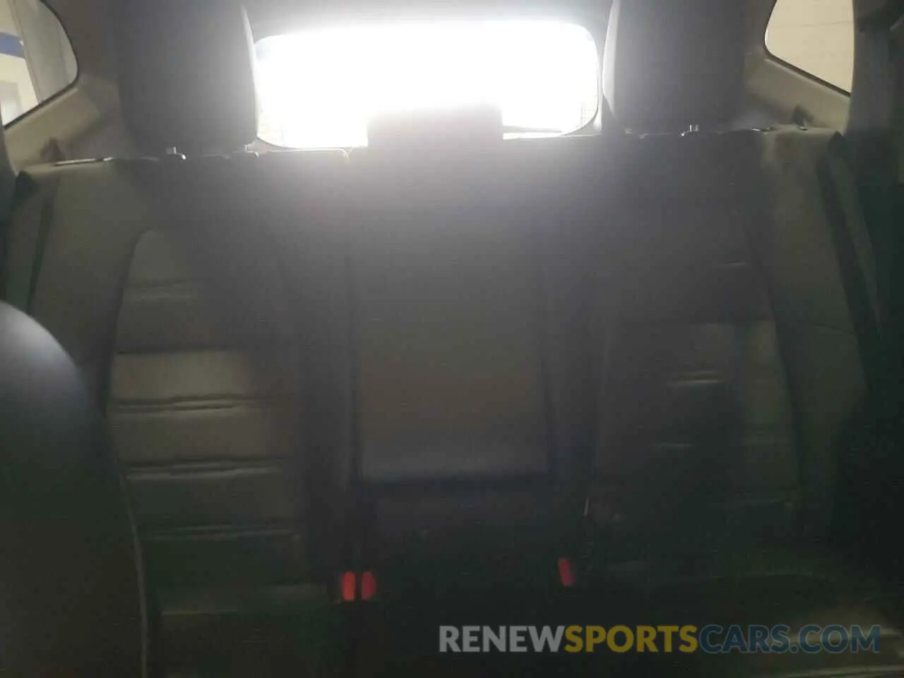 10 Photograph of a damaged car 2HKRW2H80KH675025 HONDA CRV 2019