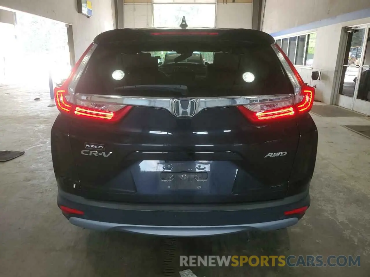 6 Photograph of a damaged car 2HKRW2H80KH675025 HONDA CRV 2019