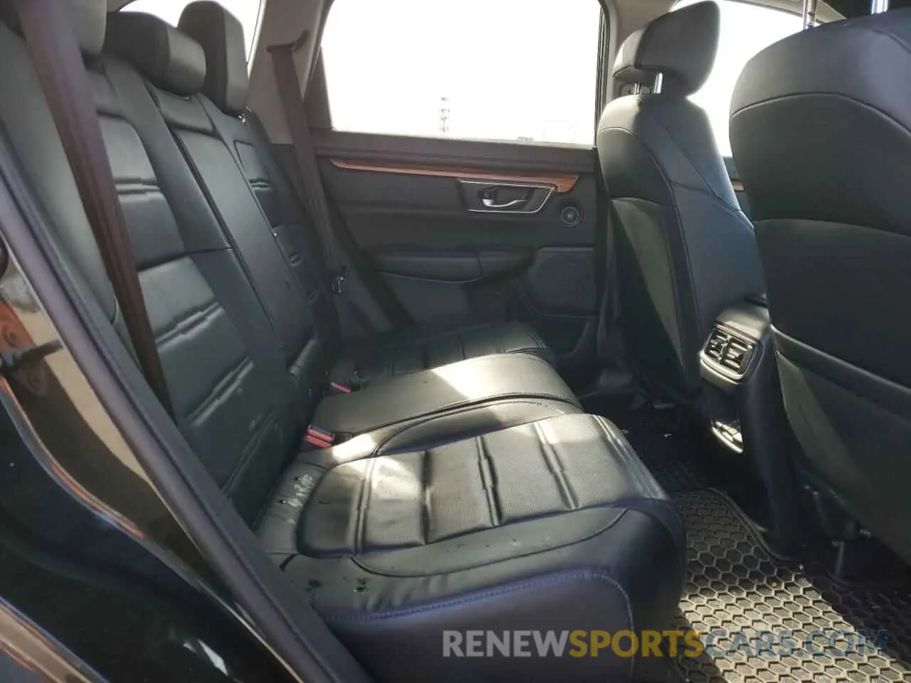 11 Photograph of a damaged car 2HKRW2H81KH623256 HONDA CRV 2019