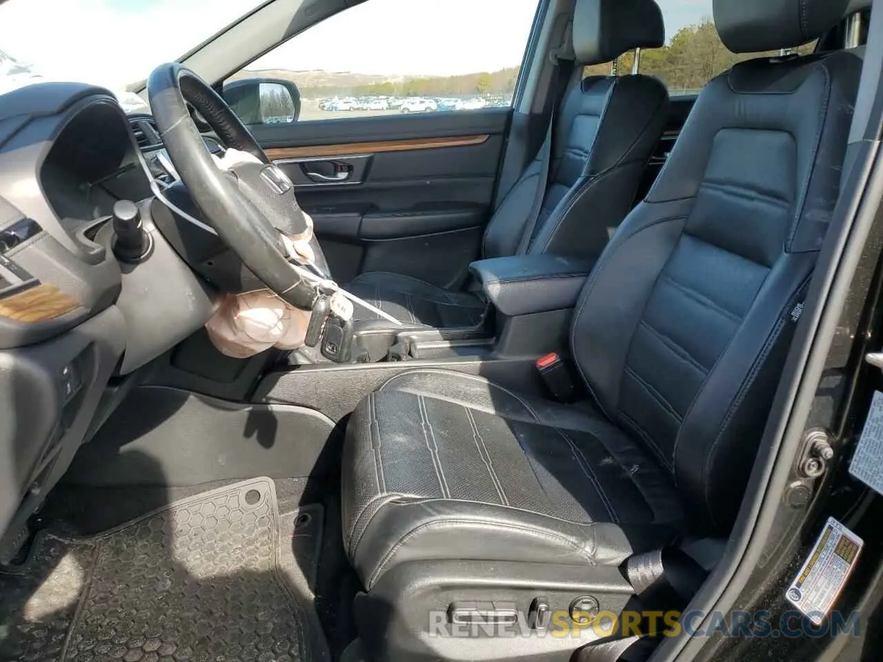 7 Photograph of a damaged car 2HKRW2H81KH623256 HONDA CRV 2019