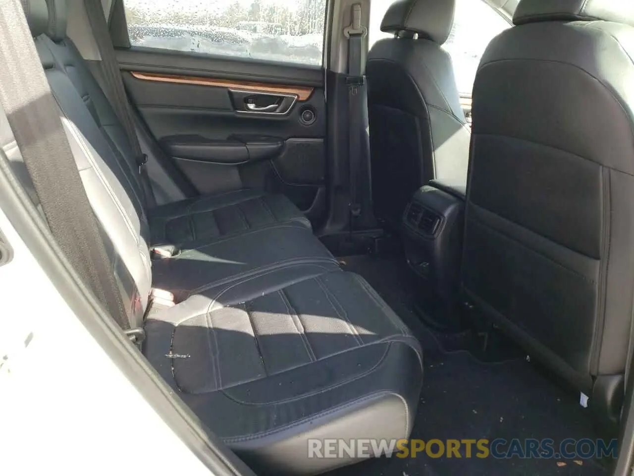 11 Photograph of a damaged car 2HKRW2H81KH634516 HONDA CRV 2019