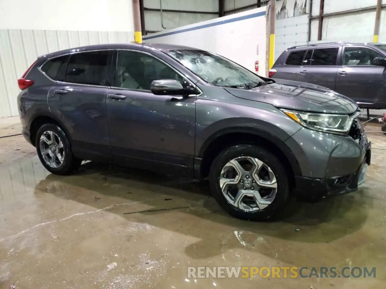 4 Photograph of a damaged car 2HKRW2H82KH665595 HONDA CRV 2019