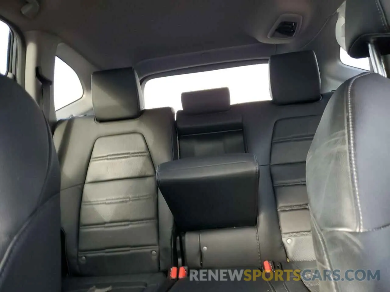 10 Photograph of a damaged car 2HKRW2H83KH644495 HONDA CRV 2019