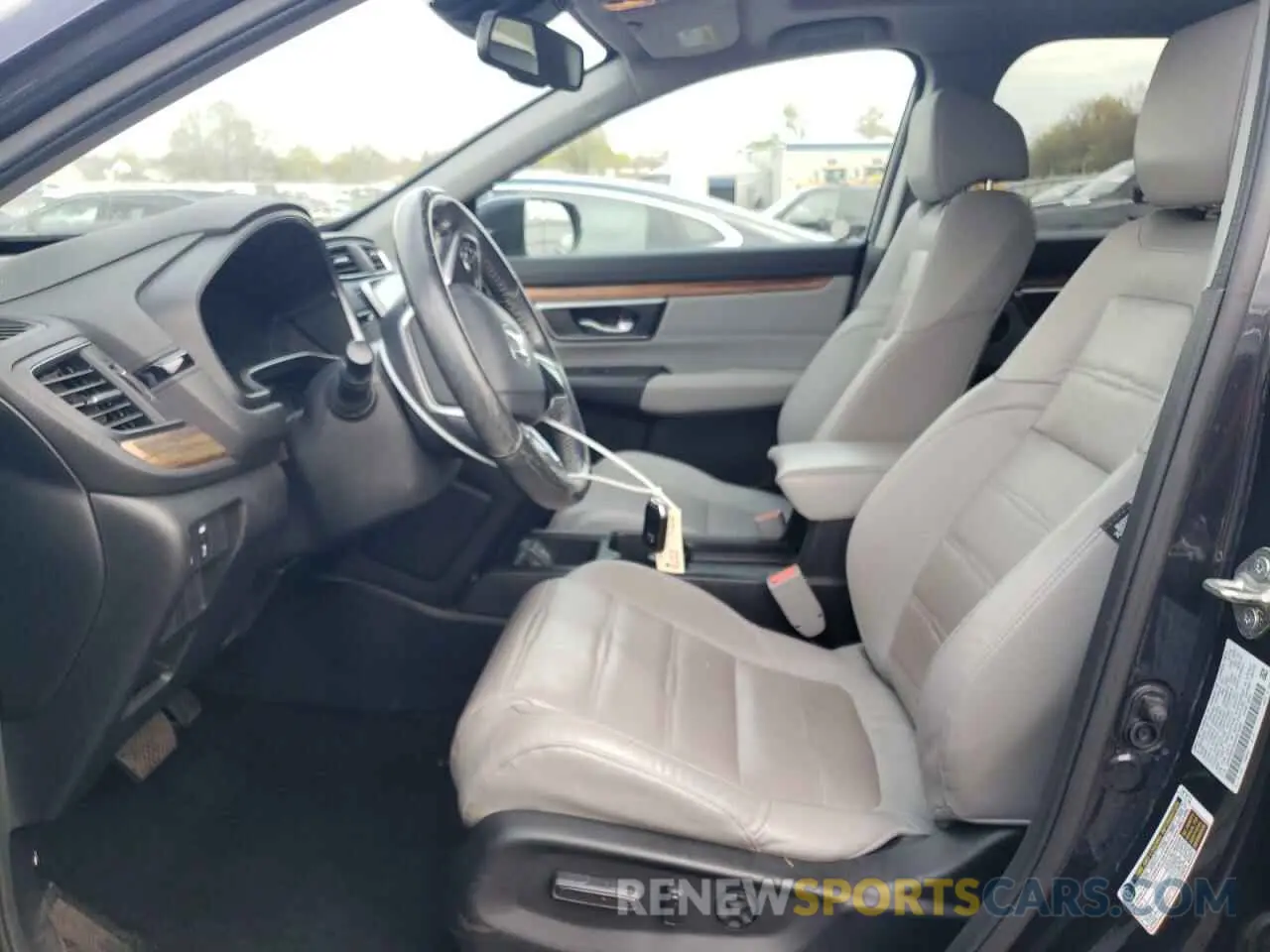 7 Photograph of a damaged car 2HKRW2H85KH615497 HONDA CRV 2019