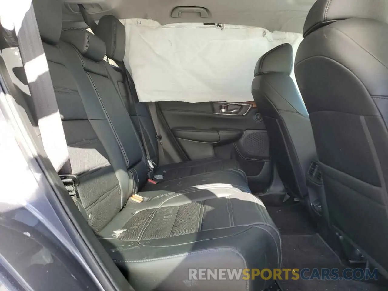 11 Photograph of a damaged car 2HKRW2H87KH665625 HONDA CRV 2019