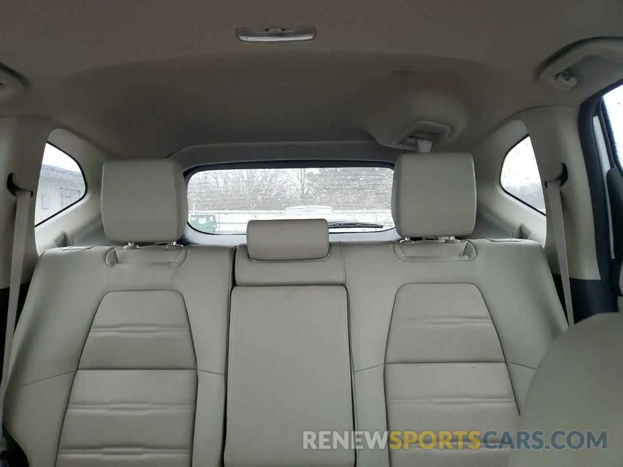 10 Photograph of a damaged car 2HKRW2H88KH672468 HONDA CRV 2019