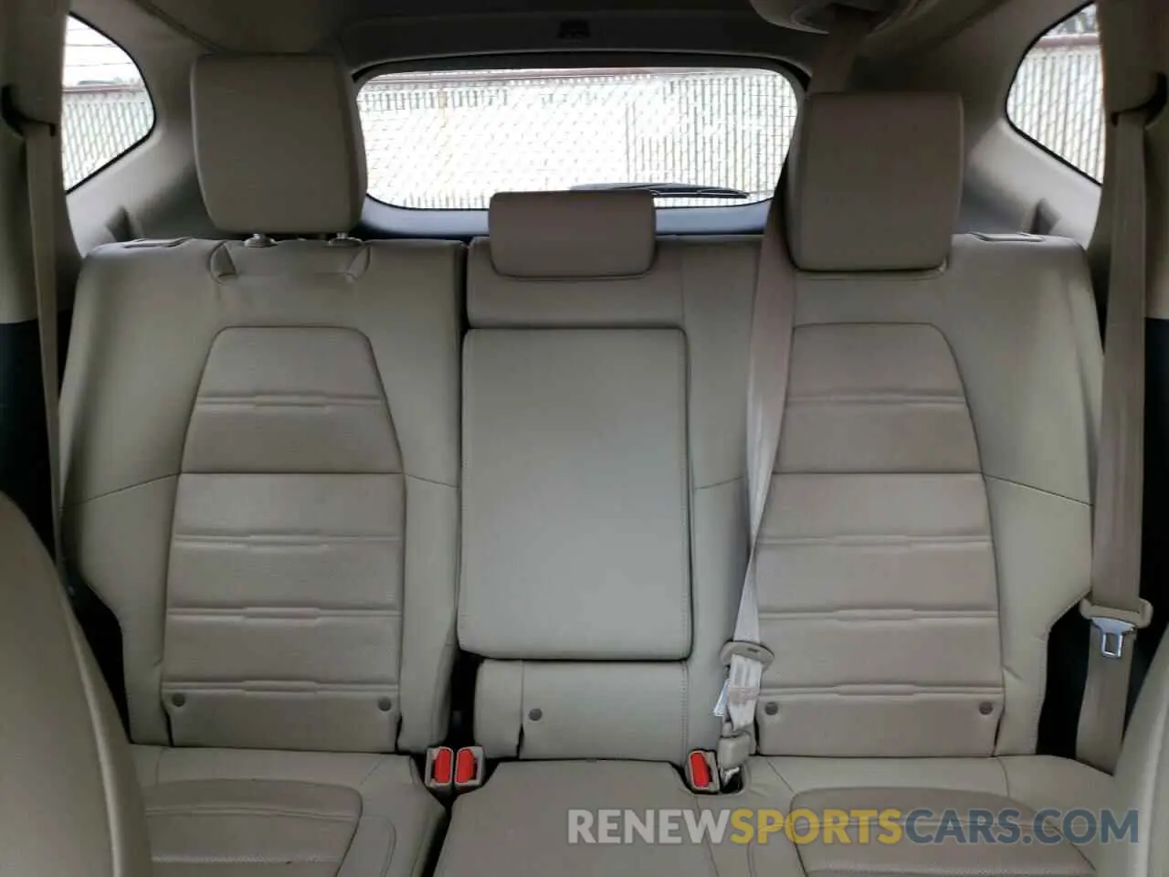 10 Photograph of a damaged car 2HKRW2H89KH611436 HONDA CRV 2019