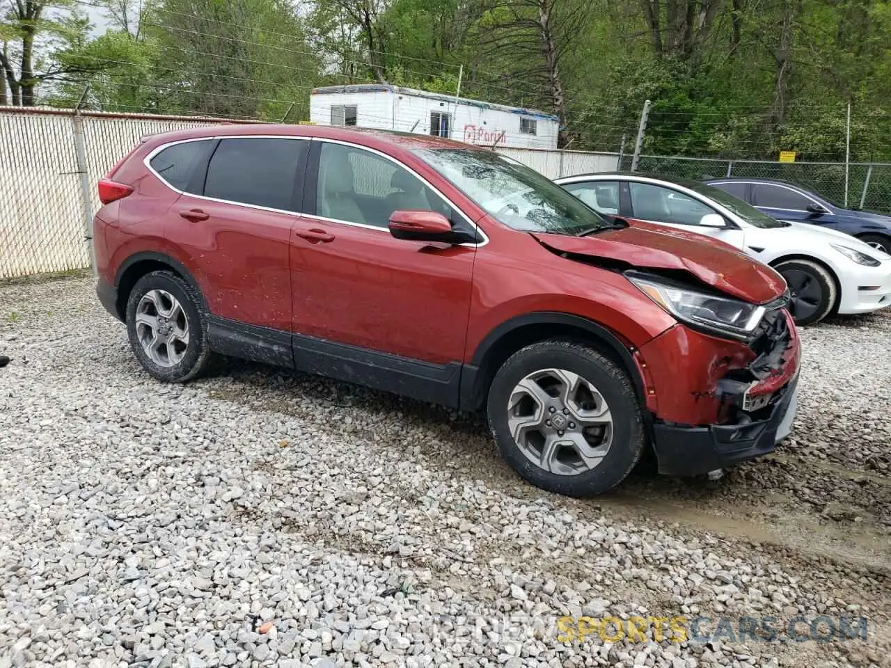 4 Photograph of a damaged car 2HKRW2H89KH611436 HONDA CRV 2019