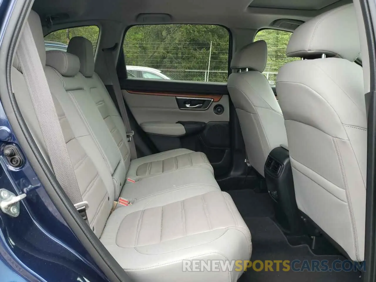 11 Photograph of a damaged car 2HKRW2H8XKH643067 HONDA CRV 2019