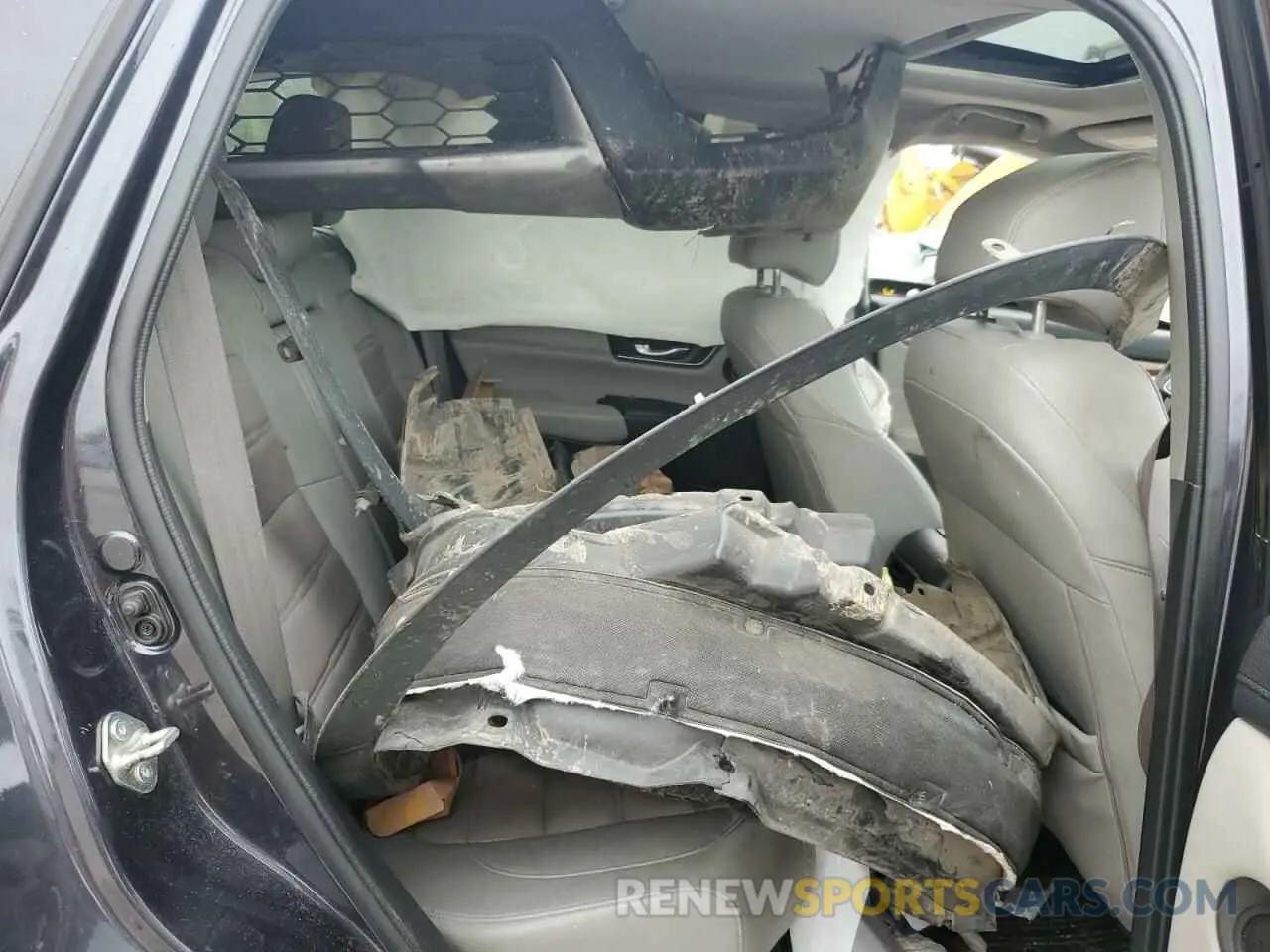 11 Photograph of a damaged car 2HKRW2H8XKH667093 HONDA CRV 2019