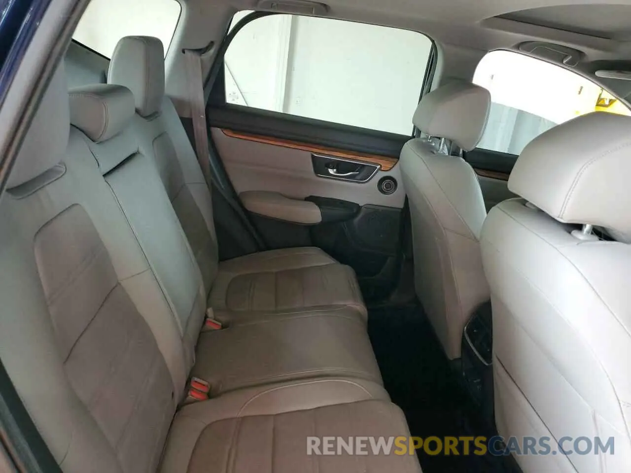 10 Photograph of a damaged car 2HKRW2H92KH601243 HONDA CRV 2019