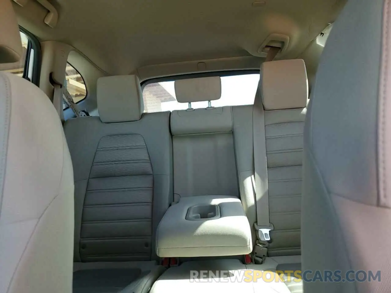 10 Photograph of a damaged car 2HKRW5H31KH405131 HONDA CRV 2019
