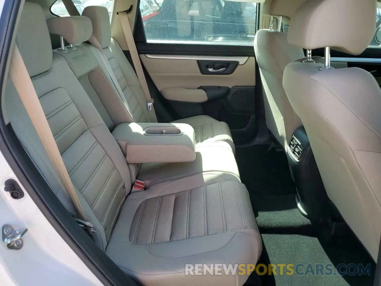 11 Photograph of a damaged car 2HKRW5H31KH405131 HONDA CRV 2019