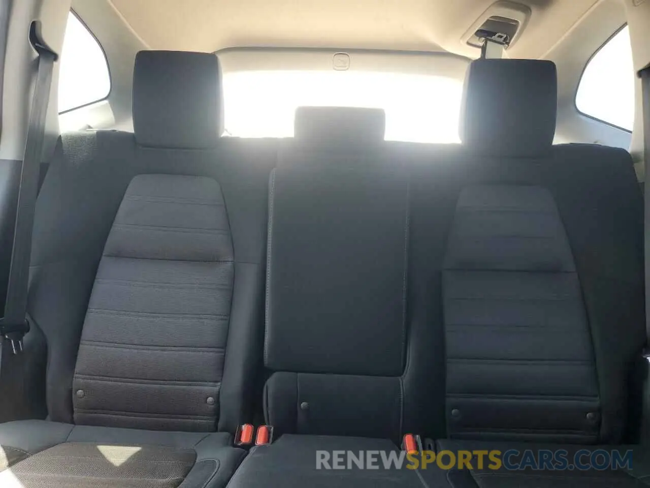 10 Photograph of a damaged car 2HKRW5H33KH403929 HONDA CRV 2019