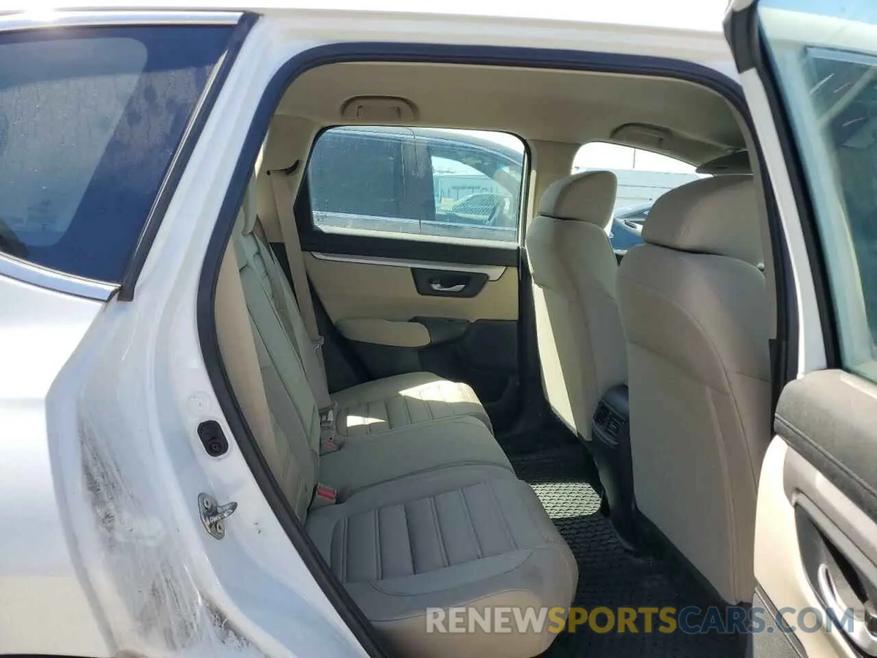 11 Photograph of a damaged car 2HKRW5H35KH420344 HONDA CRV 2019