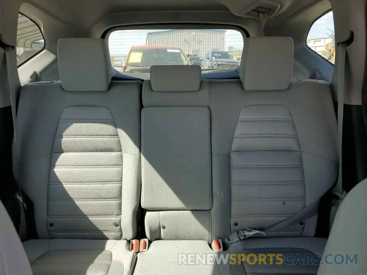 10 Photograph of a damaged car 2HKRW5H38KH412397 HONDA CRV 2019