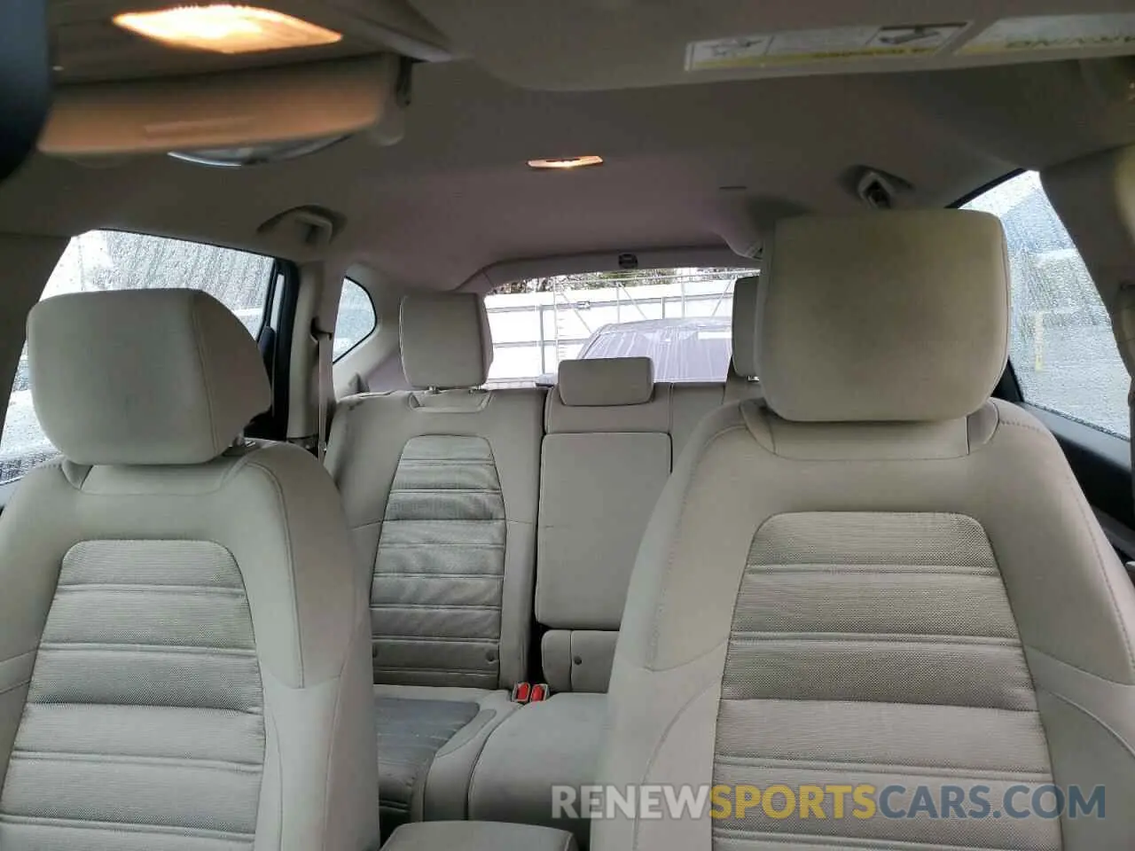 10 Photograph of a damaged car 2HKRW5H39KH407564 HONDA CRV 2019