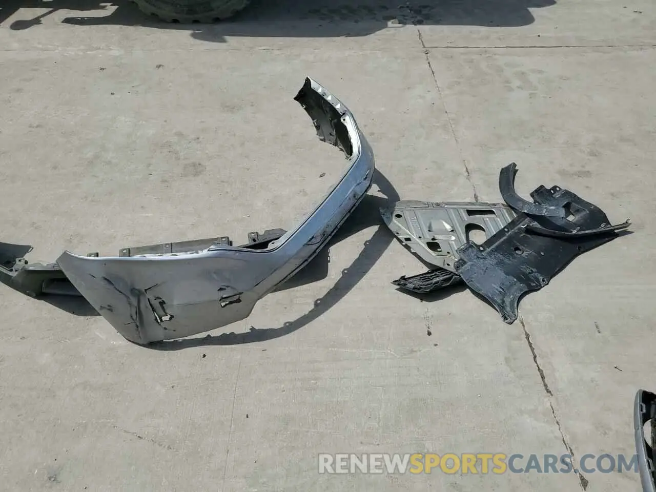 13 Photograph of a damaged car 2HKRW5H39KH420010 HONDA CRV 2019