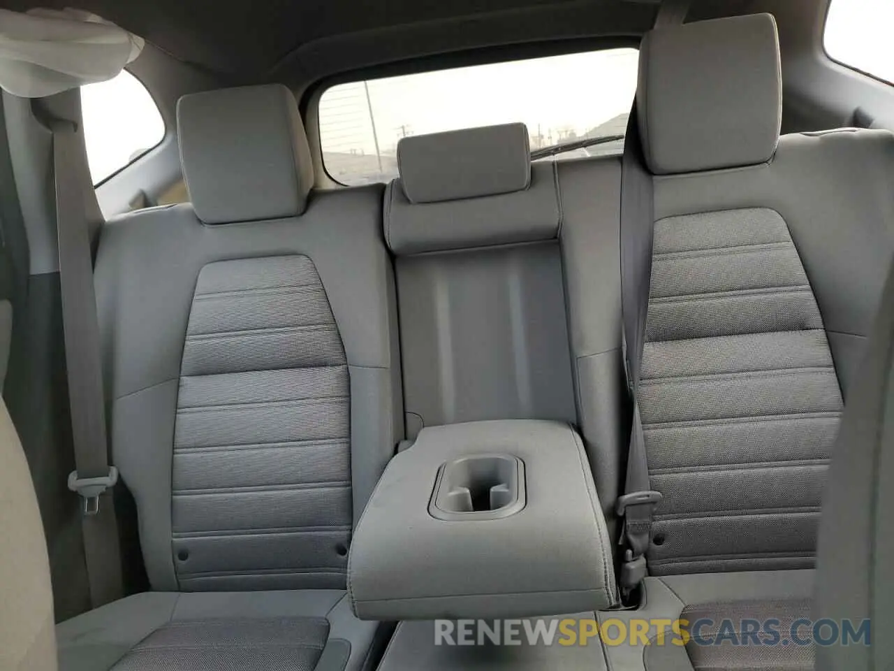 10 Photograph of a damaged car 2HKRW6H32KH229616 HONDA CRV 2019
