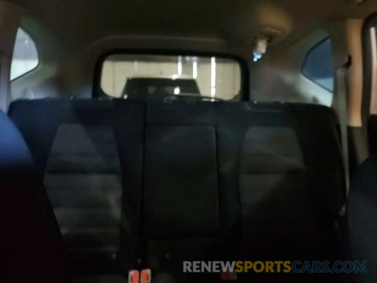 10 Photograph of a damaged car 2HKRW6H33KH200738 HONDA CRV 2019