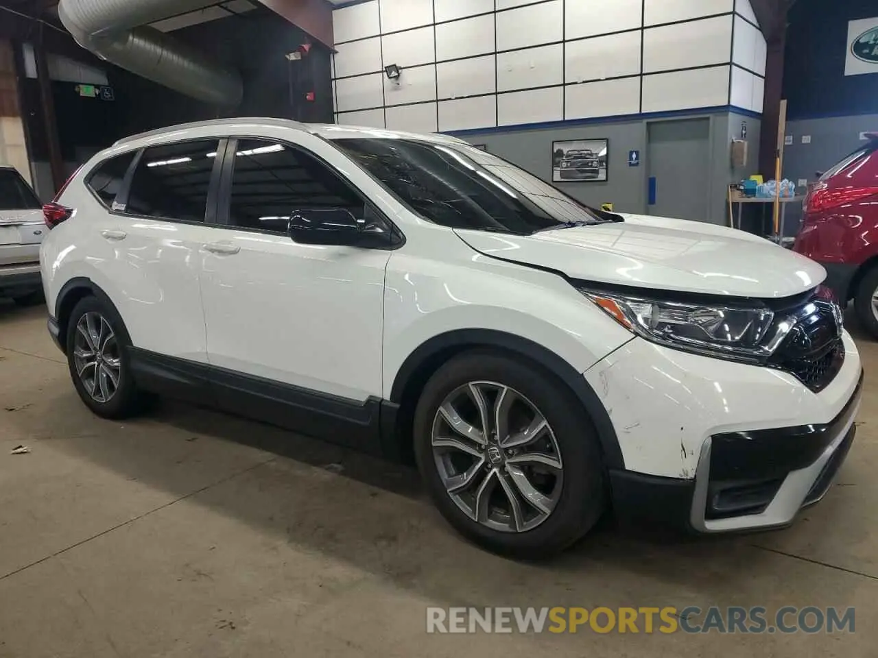 4 Photograph of a damaged car 2HKRW6H33KH200738 HONDA CRV 2019