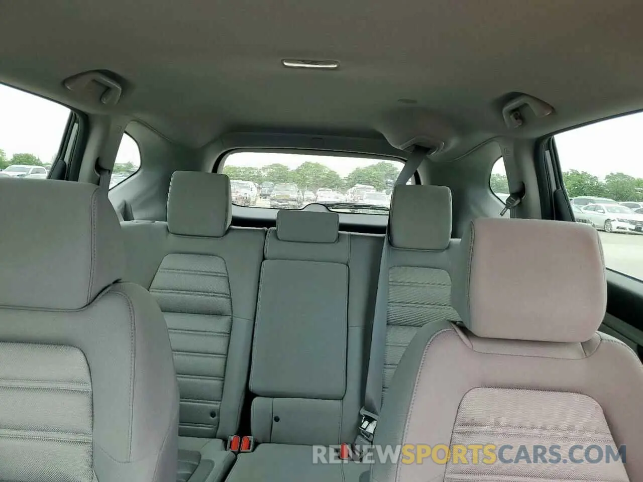 10 Photograph of a damaged car 2HKRW6H36KH203603 HONDA CRV 2019