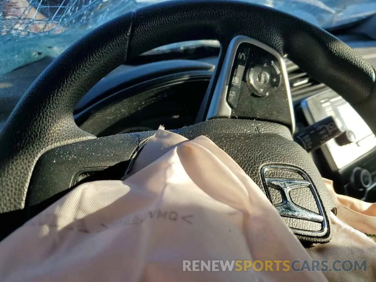 9 Photograph of a damaged car 2HKRW6H36KH231580 HONDA CRV 2019