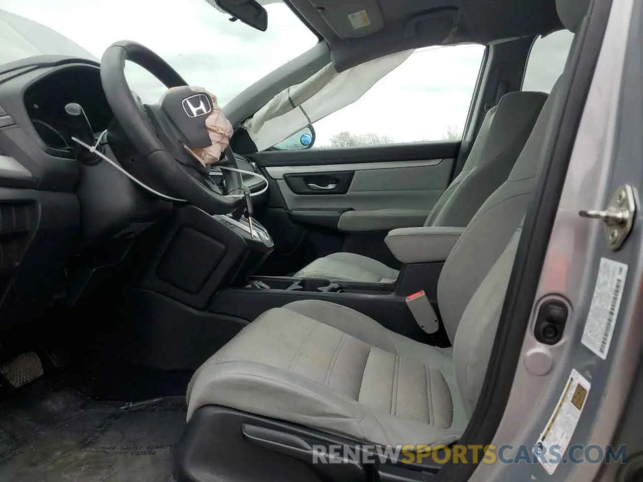 7 Photograph of a damaged car 2HKRW6H37KH201083 HONDA CRV 2019