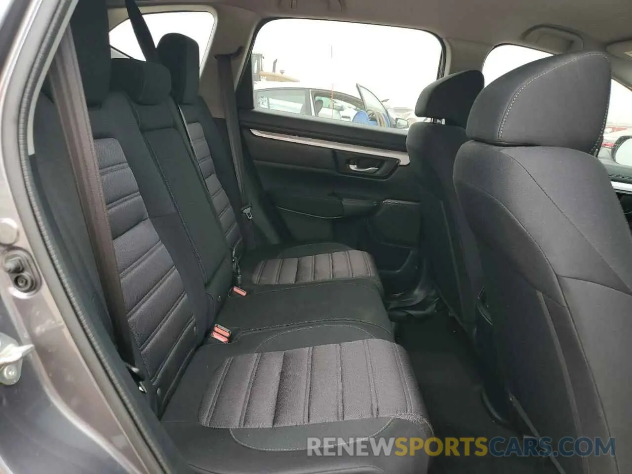 10 Photograph of a damaged car 2HKRW6H38KH216465 HONDA CRV 2019