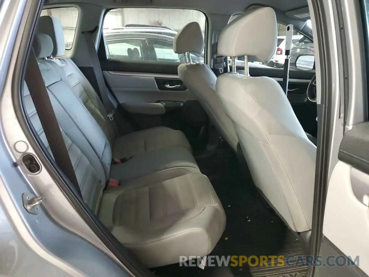 12 Photograph of a damaged car 2HKRW6H38KH220063 HONDA CRV 2019