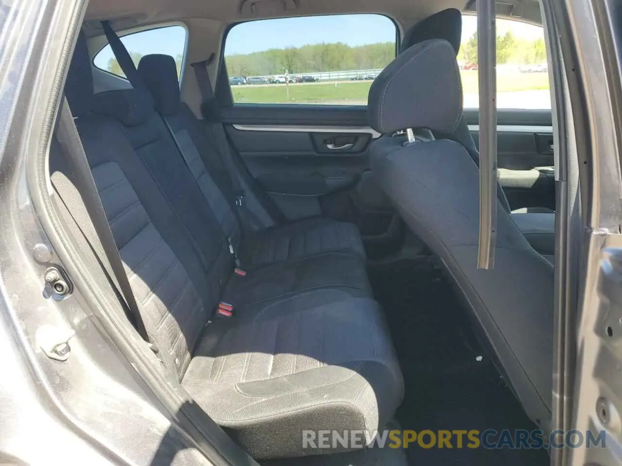 11 Photograph of a damaged car 2HKRW6H39KH217236 HONDA CRV 2019