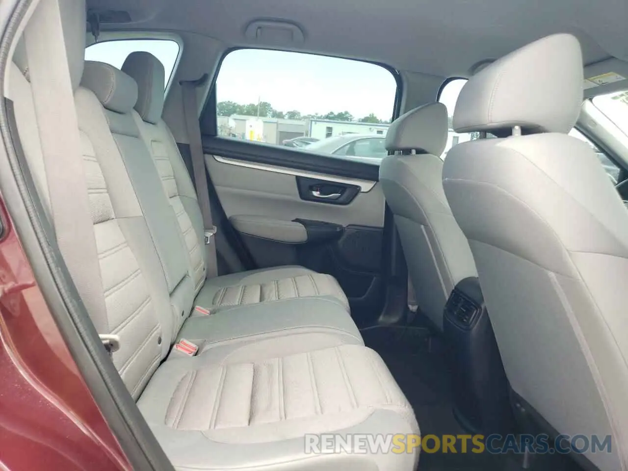 11 Photograph of a damaged car 2HKRW6H39KH226180 HONDA CRV 2019