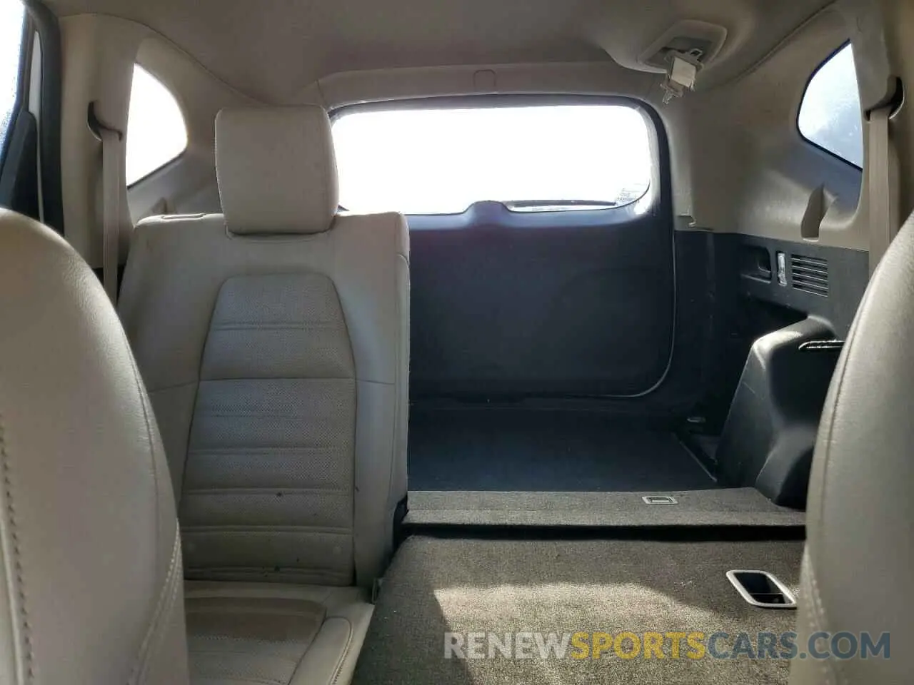 10 Photograph of a damaged car 2HKRW6H3XKH209727 HONDA CRV 2019