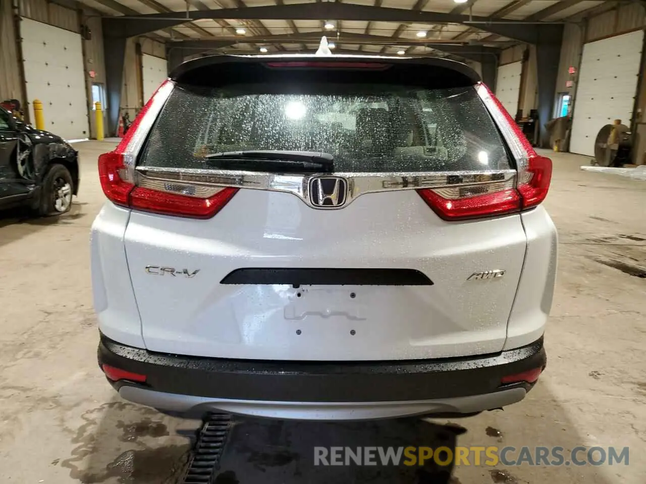 6 Photograph of a damaged car 2HKRW6H3XKH234448 HONDA CRV 2019